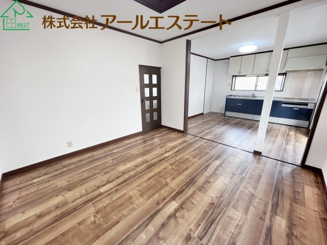 姫路市余部区上川原　　中古戸建の居間・リビング