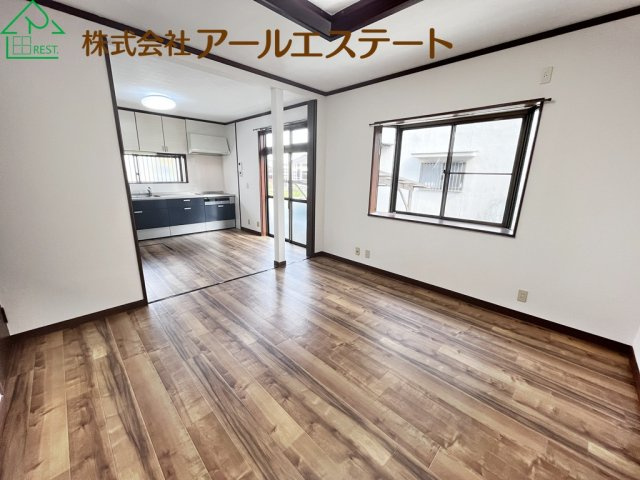 姫路市余部区上川原　　中古戸建の居間・リビング