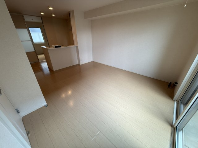 ハピネス桜の居間・リビング