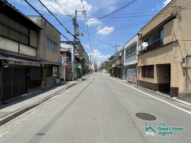 聖護院蓮華蔵町 中古戸建の前面道路含む現地写真