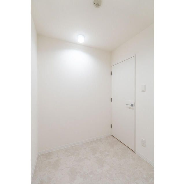 ＬＵＭＩＥＣ　ＢＵＮＫＹＯ　ＳＥＮＧＯＫＵの洋室