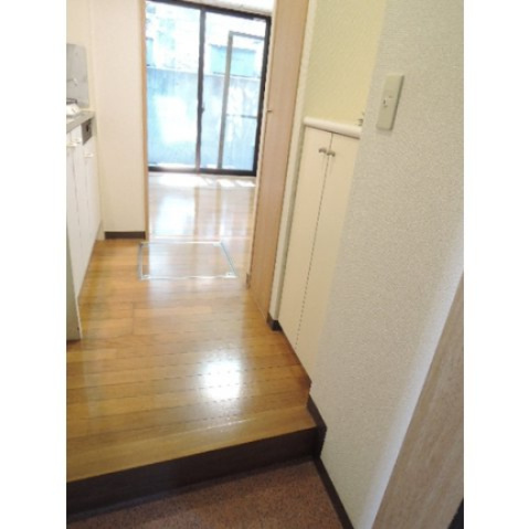 横須賀市汐入町４丁目の賃貸マンションの玄関