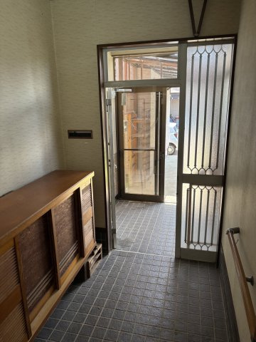 見附市今町5丁目　土地建物【商談中】の玄関