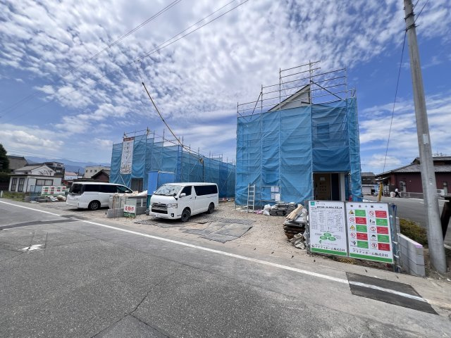 新築　富岡市富岡1期　LiGNAGE　１号棟の前面道路含む現地写真|現地写真　東側接道幅員約5.5ｍ