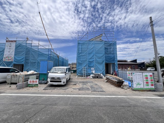 新築　富岡市富岡1期　LiGNAGE　１号棟の駐車場|現地写真　駐車スペースは並列3台分可能です！
