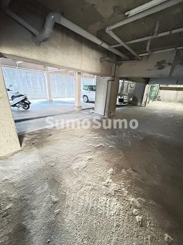 武庫之荘カシノハイツの駐車場
