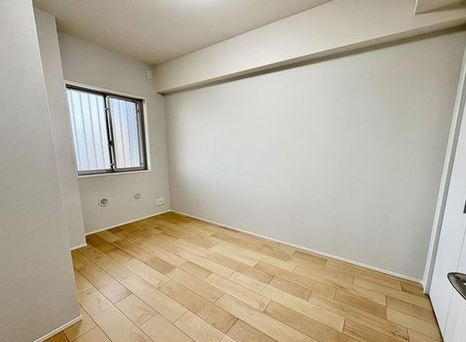 【中古マンション】レーベンハイム若葉ブライトマークスの洋室|5.5帖洋室です