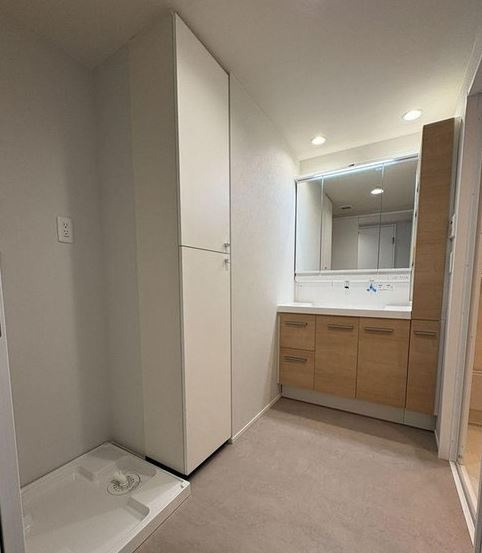 【中古マンション】レーベンハイム若葉ブライトマークスの独立洗面台|朝の身支度に欠かせない洗面化粧台です
こちらも新品