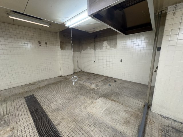 日本パーティビル B1F