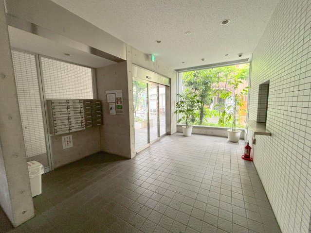 東三国フラッツのロビー