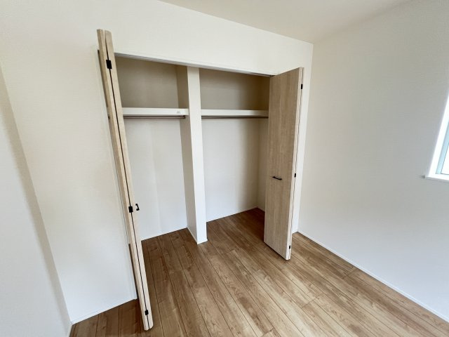 新築　富岡市富岡1期　LiGNAGE　2号棟の収納|　それぞれのお部屋に収納スペースがあるのでお片付け上手で室内もスッキリ♪
						
