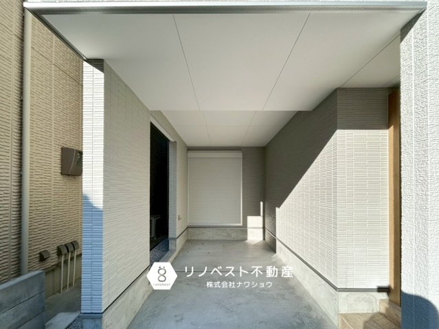 ヘレナガーデン花園東町WESTの駐車場|ビルトインガレージで雨の日も愛車を守れます！