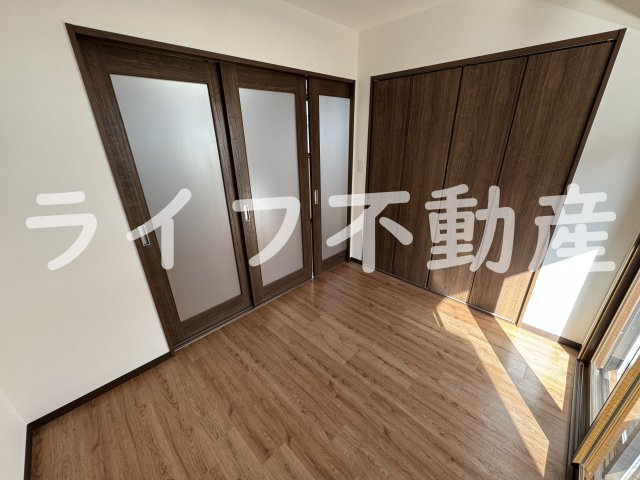 プリエール高井田の居間・リビング|ゆったりとしたリビングです