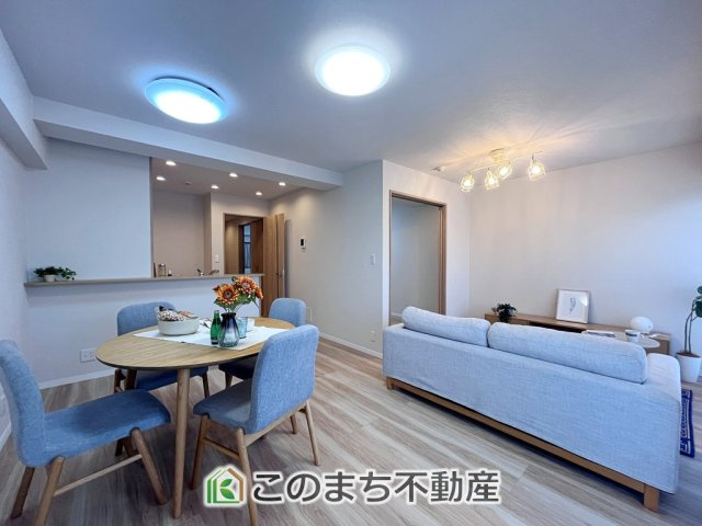 三番町ハイツの居間・リビング|（同社施工リフォーム例）開放感のある広々としたリビング☆家族みんなでゆったりくつろげます♪