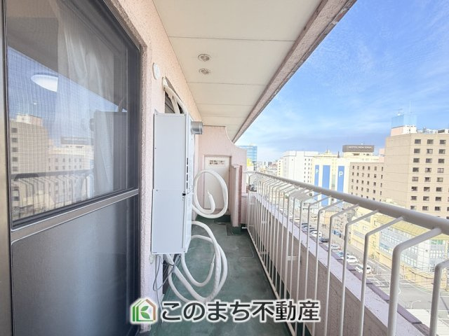 三番町ハイツのバルコニー|大型バルコニーは陽当り良好で、たっぷりのお洗濯物もよく乾きます！