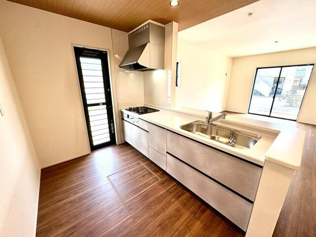清水区三保　新築戸建のキッチン