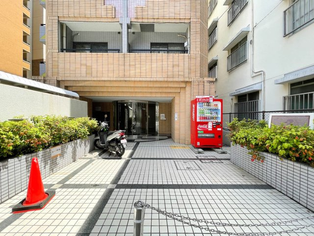 ダイナコート大橋レジックスのエントランス|ゆとりのあるエントランスです