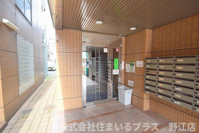 インターナショナル関目のエントランス
