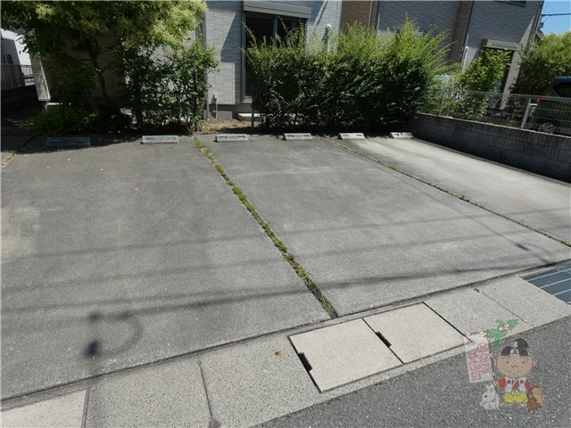 ホームタウンＩＣＨＩＴＡの駐車場
