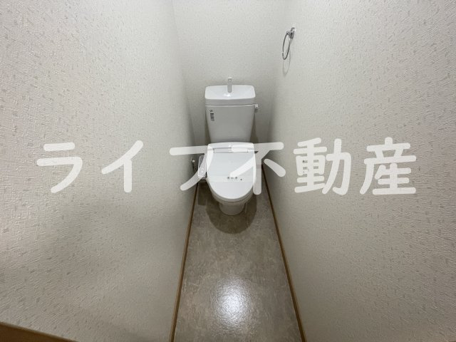 グリーンマンションのトイレ|落ち着いた色調のトイレです