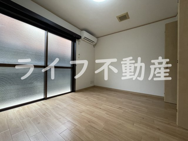 グリーンマンションの居間・リビング|居間です
