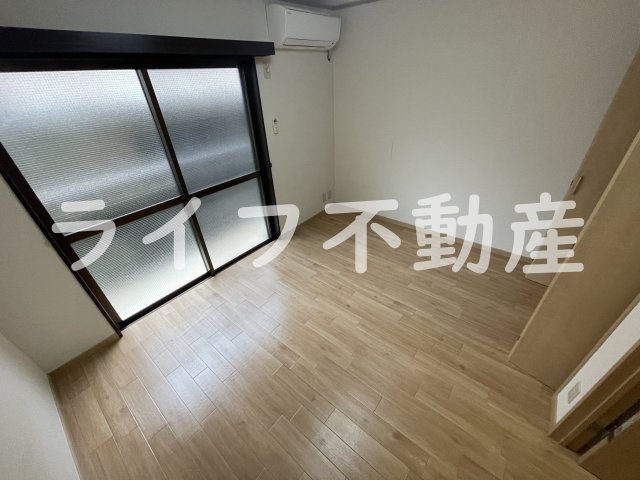 グリーンマンションの洋室|落ち着いた色調の洋室です