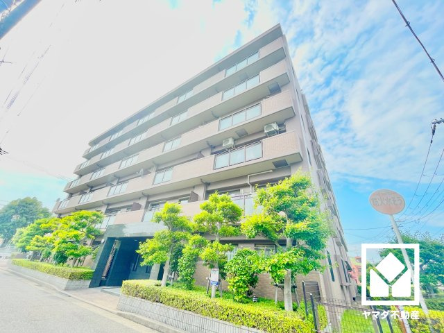 ベルーフ西宮山手の外観|南向きバルコニーで陽当たり、風通し良好。たっぷりの洗濯物も気持ちよく乾きます。