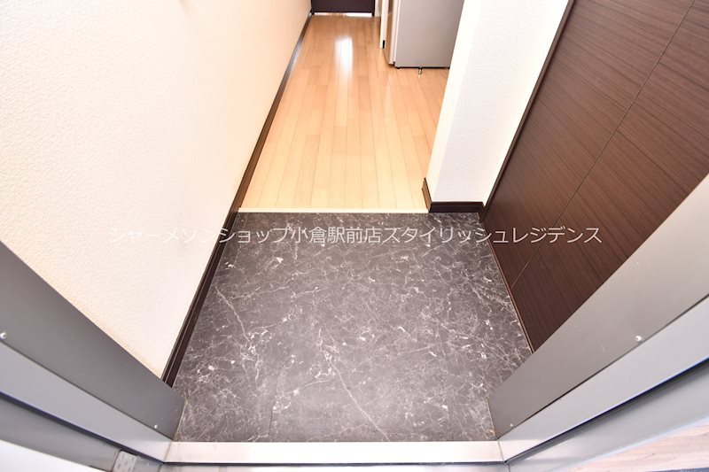 レオネクストアリエッタ桜橋の玄関