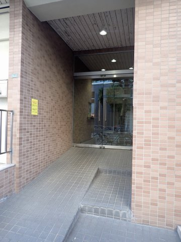 小石川コヤマハイツのエントランス