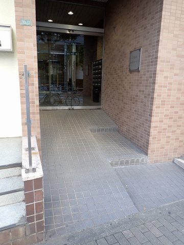 小石川コヤマハイツのエントランス