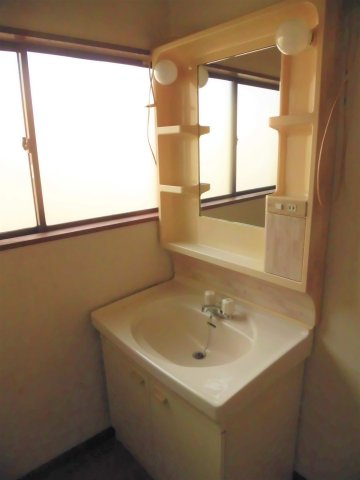 永井住宅の独立洗面台