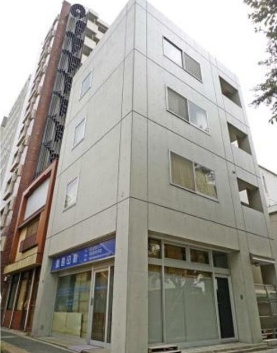 【外観】 | 梅里1・15・11 | 鉄筋コンクリート造のがっちりとした建物。