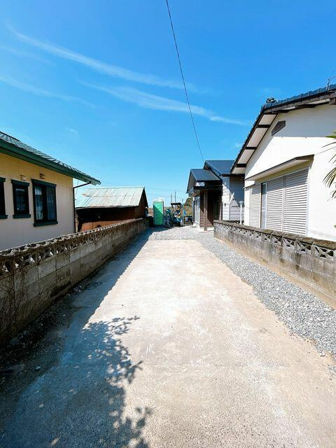 八代市古麓町の中古一戸建の駐車場