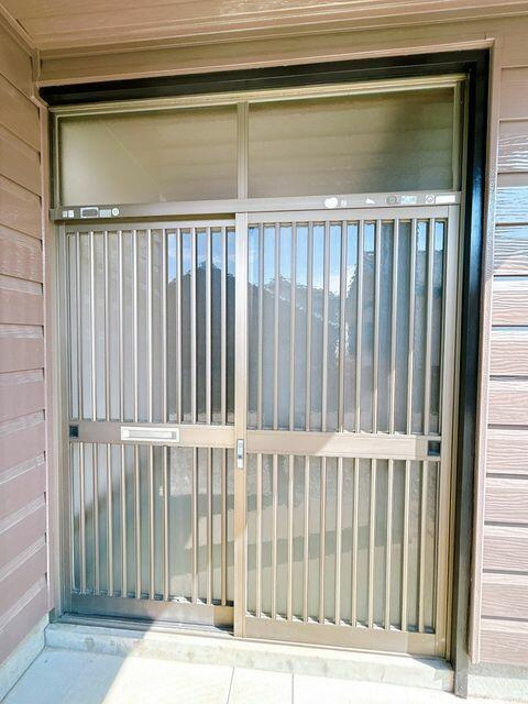 八代市古麓町の中古一戸建の玄関
