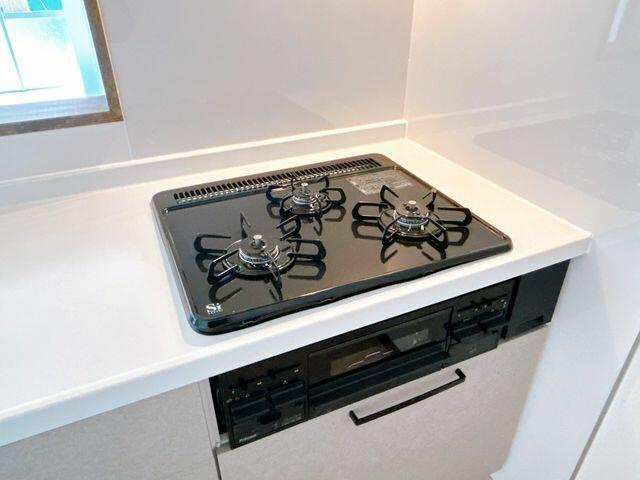 八代市古麓町の中古一戸建のキッチン