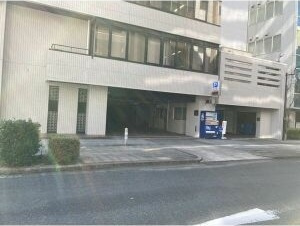 錦ハーモニービルの駐車場