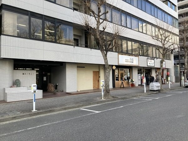 錦ハーモニービルのエントランス