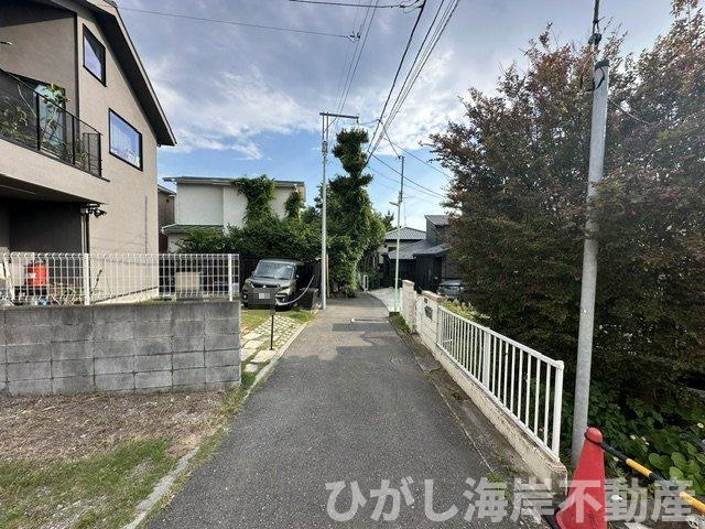 藤沢市片瀬５丁目　売地の前面道路含む現地写真|現地外観