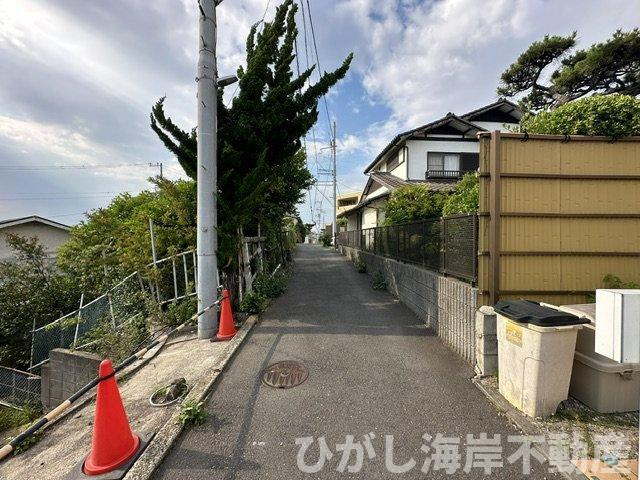 藤沢市片瀬５丁目　売地の前面道路含む現地写真|現地外観