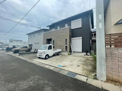 【外観】 | 岩出市金屋275-6 | 接道は南側、幅員は6ｍです。