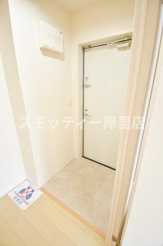 フジパレス清水丘Ⅴ番館の玄関