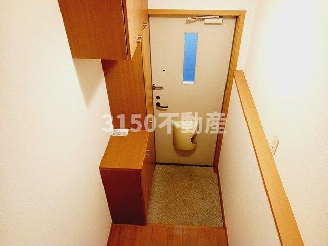 ニューサンシャインの玄関|収納もある玄関です