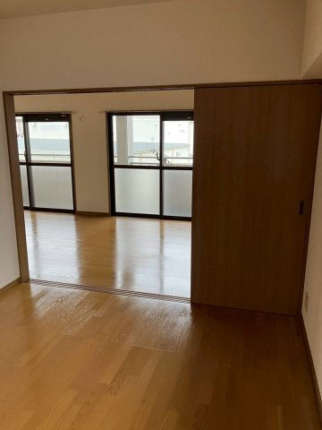 サンヒルズ今宿の居間・リビング