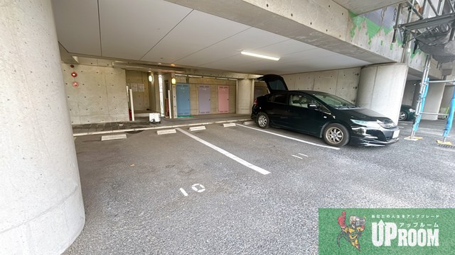 パープリーG-フラットの駐車場