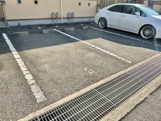 スカイルームⅠの駐車場