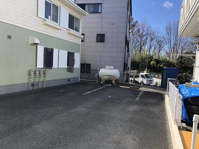 【駐車場】 | ジュネスベルＥ棟 | 駐車場に車を止められます