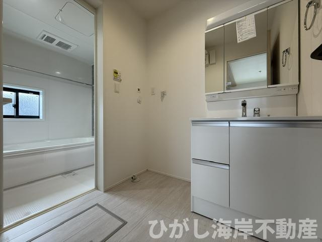 平塚市東中原２丁目　　新築戸建　　全２棟の脱衣所|脱衣スペース