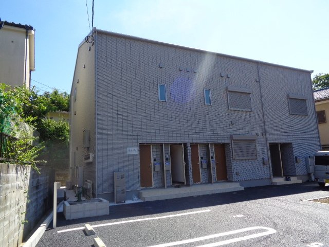 逗子市沼間３丁目のアパート
