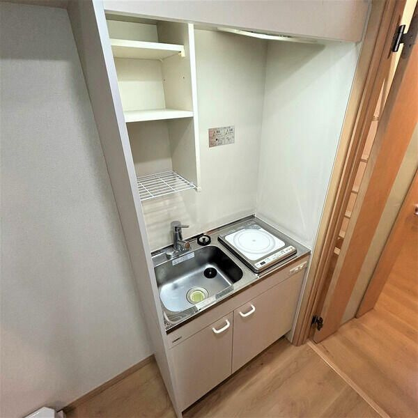 横浜市港南区笹下５丁目のアパートのキッチン