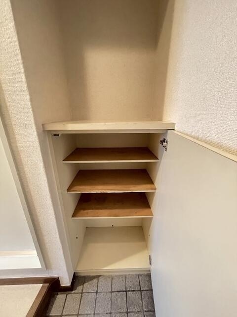 シューズボックス